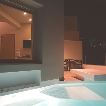 Akrotírion ブラック ダイアモンド スイーツ Bed & Breakfast エクステリア 写真