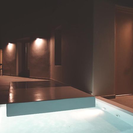 Akrotírion ブラック ダイアモンド スイーツ Bed & Breakfast エクステリア 写真